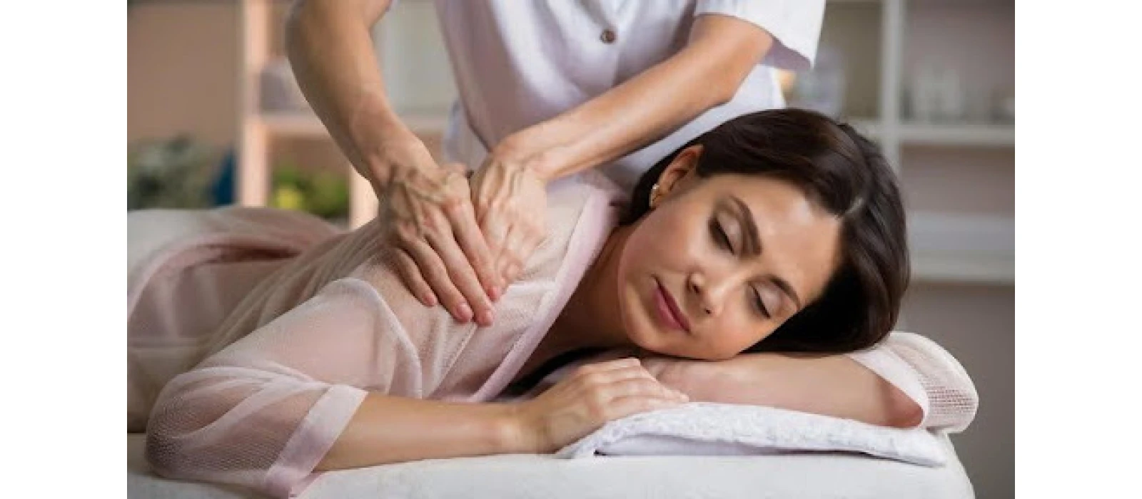 Postnatal Massage: Healing, Relaxation, and Care for New Moms