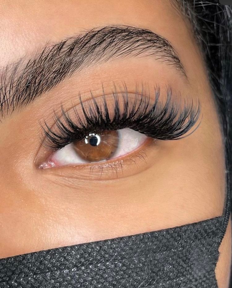 Fluffy Russian lashes